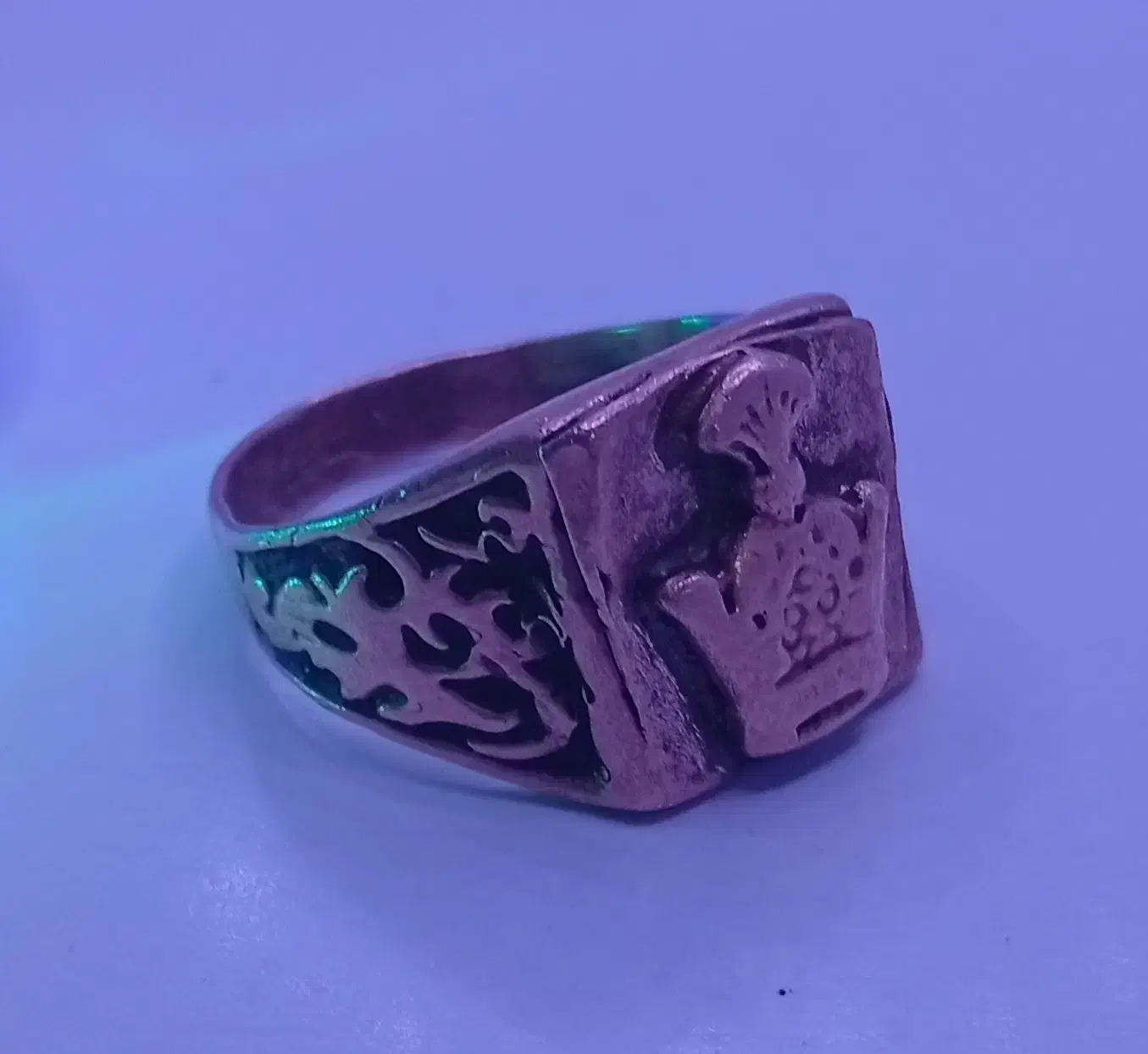 انگشتر مسی تاج شاهنشاهی|کلکسیون اشیاء عتیقه|حبیب آباد, |دیوار