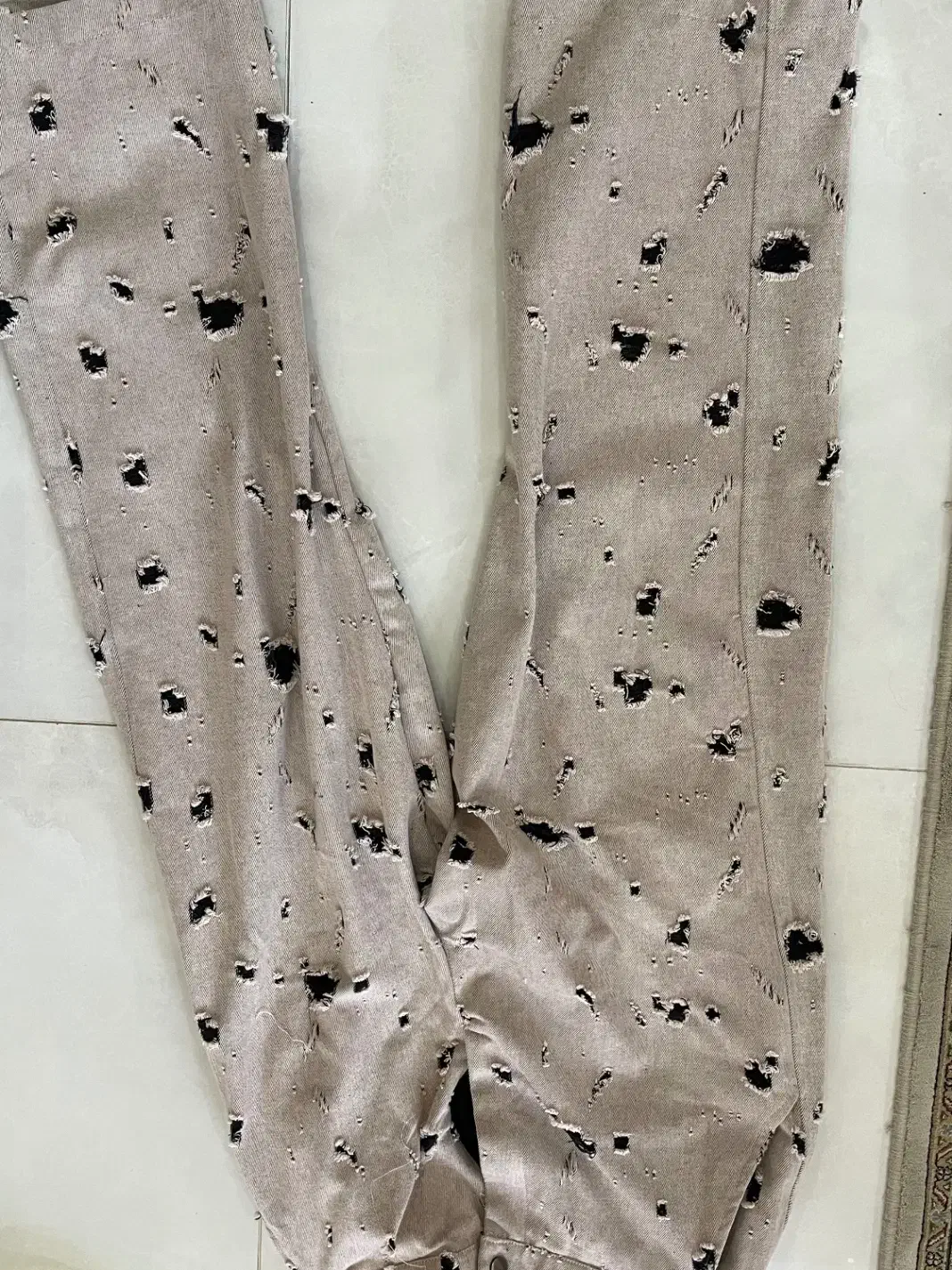 مانتو و شلوار|لباس|شیراز, بعثت|دیوار