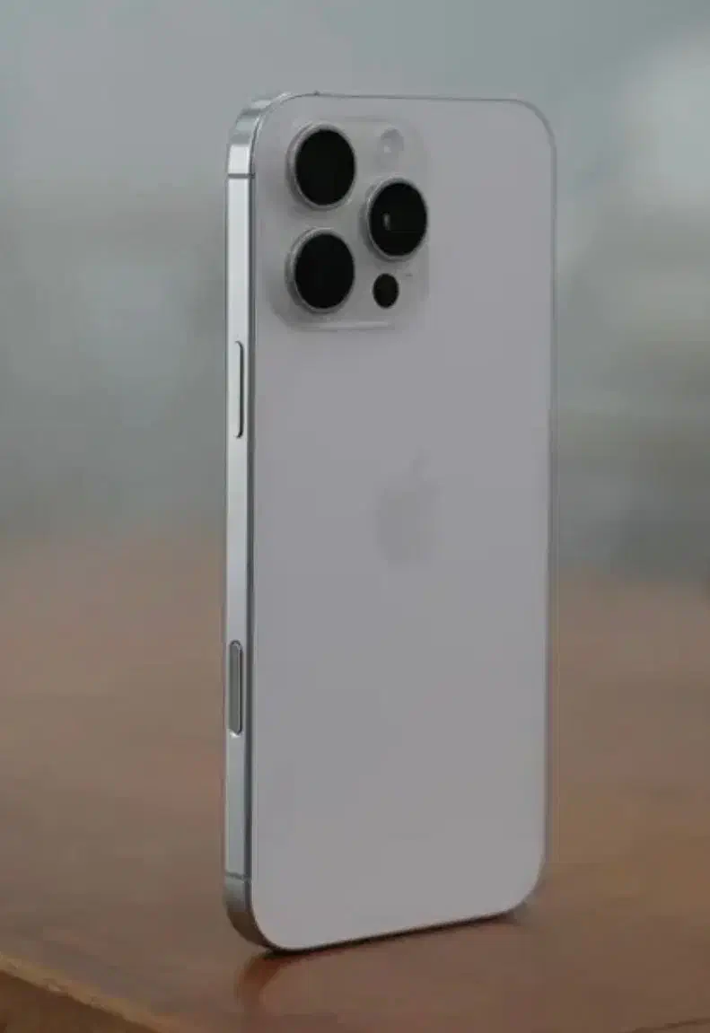 آیفون ۱۶ پروکس ۲۵۶ سفید در حد نو|موبایل|تهران, پونک|دیوار