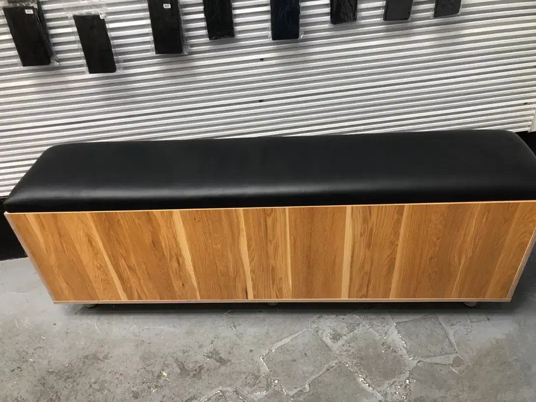 فروش میز و صندلی در حد نو|مبلمان اداری|قائم‌شهر, |دیوار