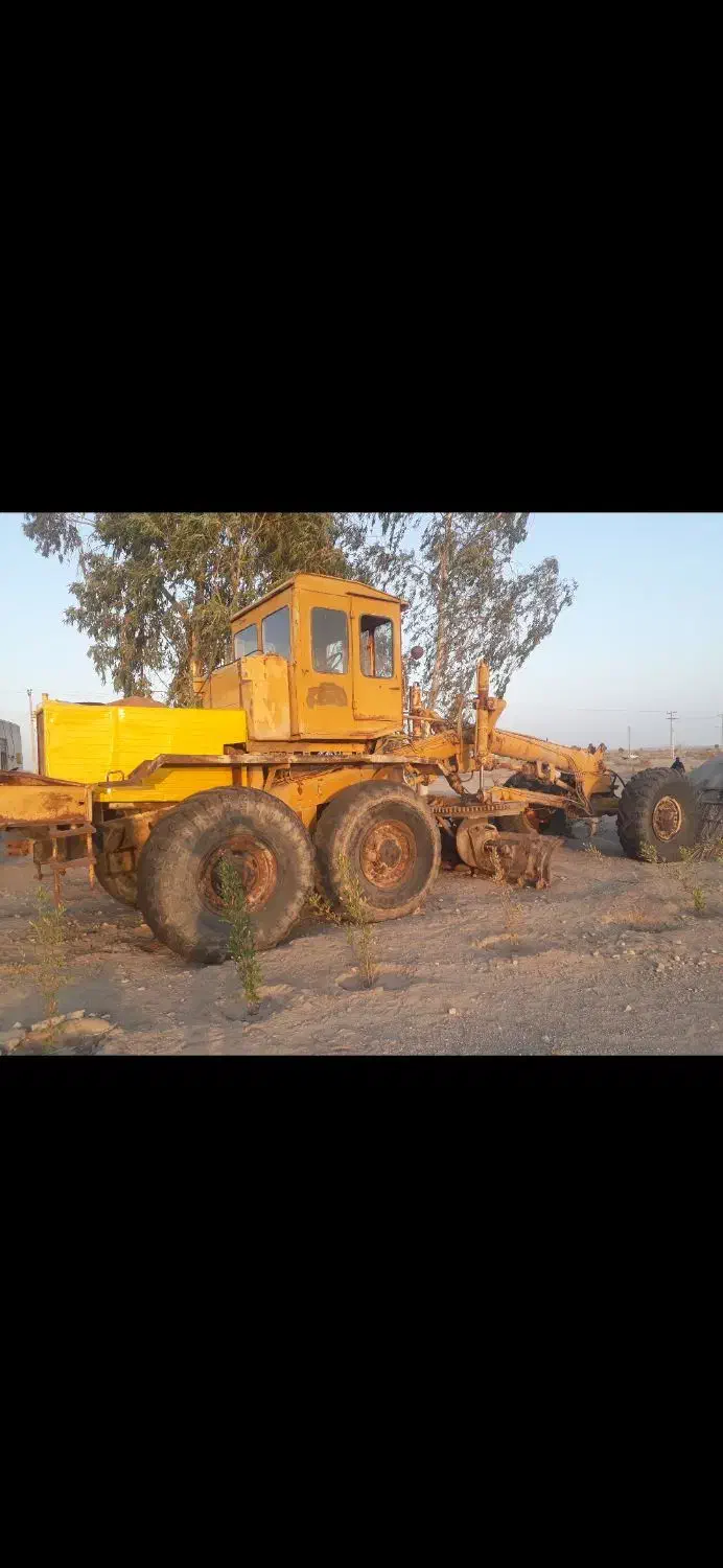 گریدر 8 سیلندر روسی|خودرو سنگین|رباط‌کریم, رباط‌کریم|دیوار
