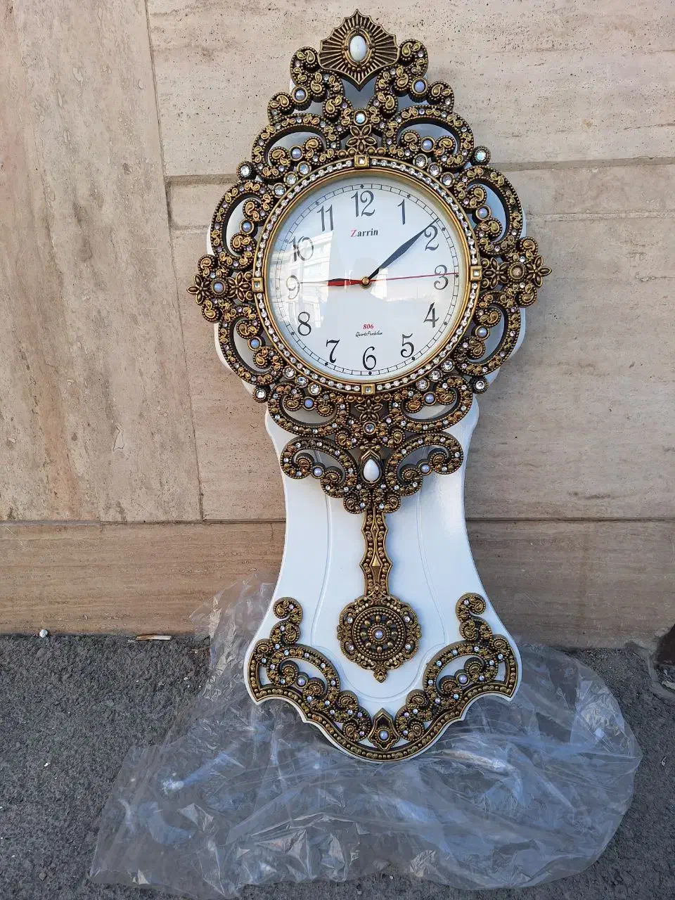 ساعت دیواری نو و سالم|ساعت دیواری و تزئینی|تهران, گلستان (شهرک راه آهن)|دیوار