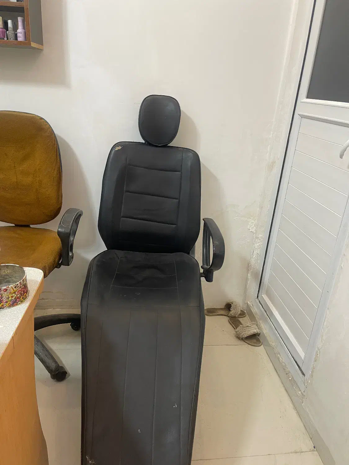 صندلی سالنی|آرایشگاه و سالن‌های زیبایی|همدان, |دیوار