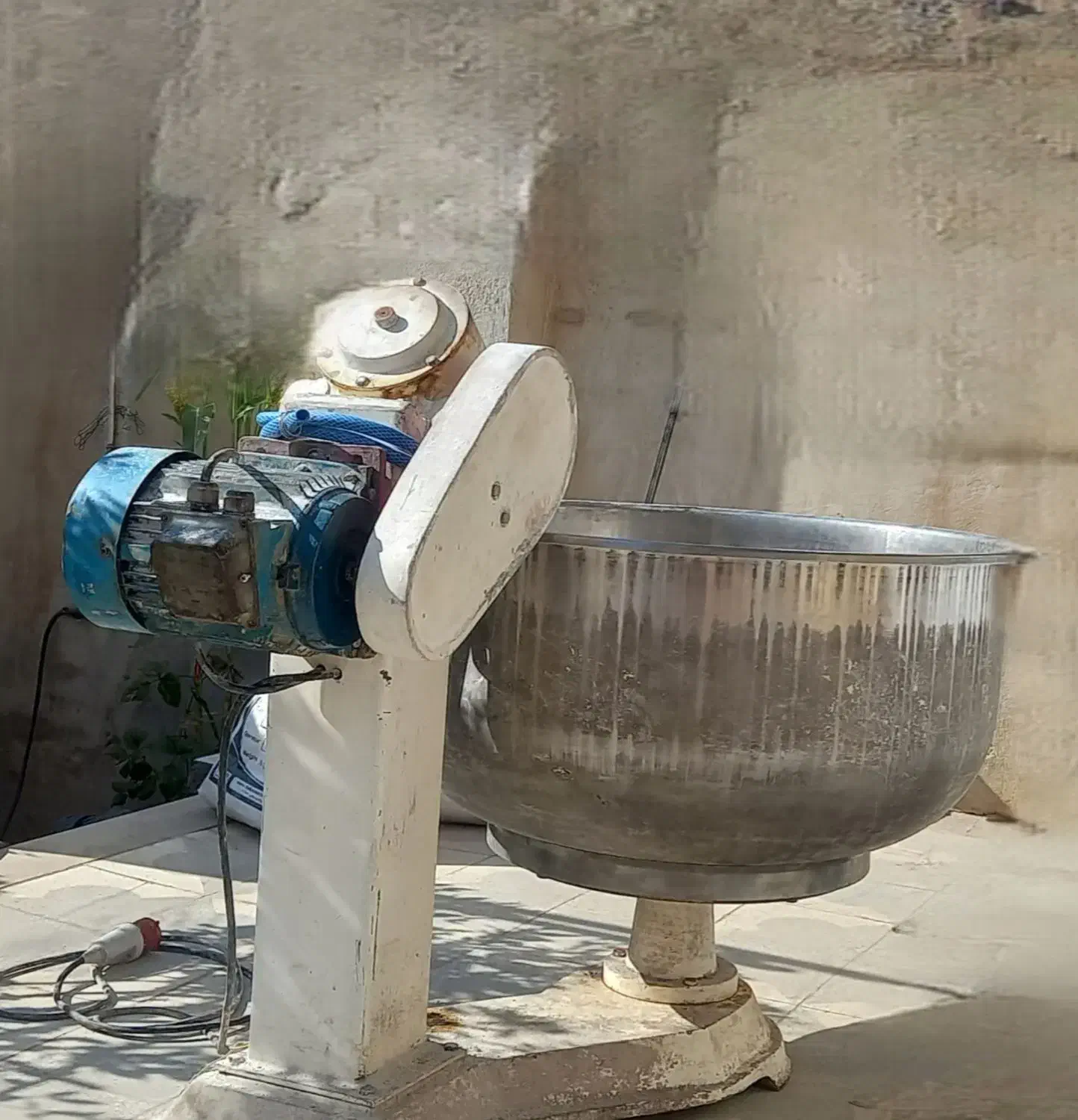 خمیرگیر.خمیرپهن کن|ماشینآلات صنعتی|شیراز, بید زرد|دیوار