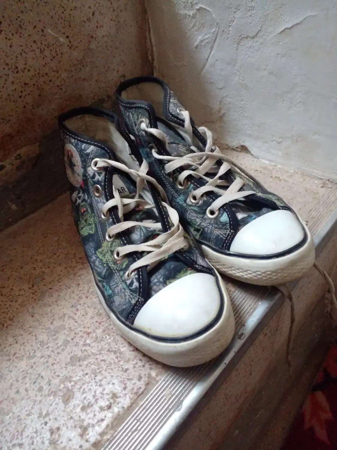 کفش ادیداس|کیف، کفش، کمربند|اسفراین, |دیوار