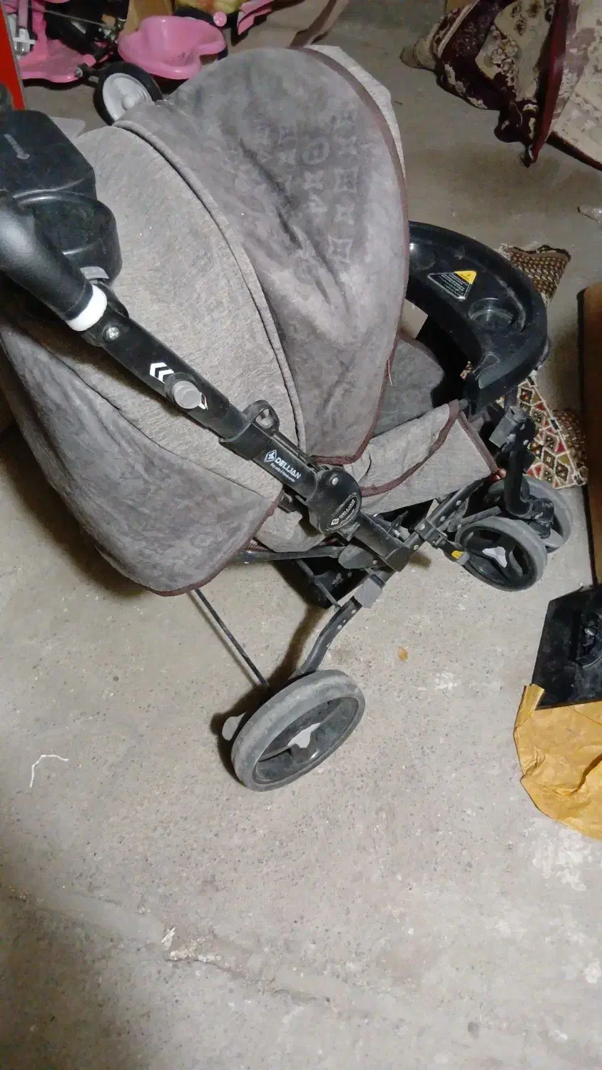 کالسکه همراه ساک ست|کالسکه و لوازم جانبی|میانه, |دیوار