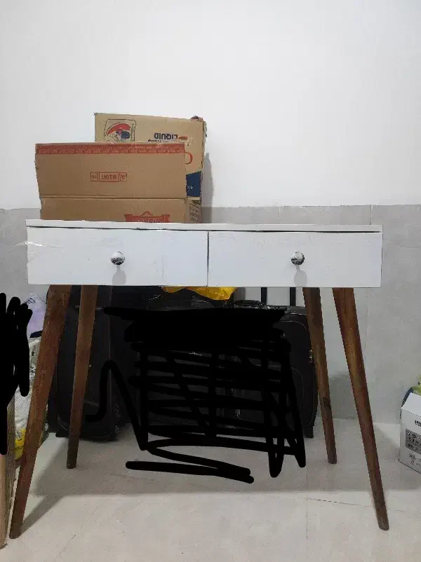 میز آرایشی یا تحریر نو|میز تحریر و کامپیوتر|شیراز, کیان شهر|دیوار