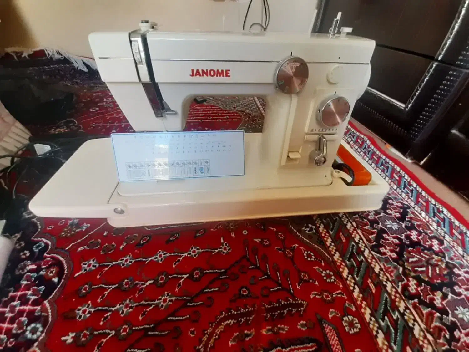 چرخ خیاطی ژانومه ۸۰۲|چرخ خیاطی و ریسندگی|چادگان, |دیوار