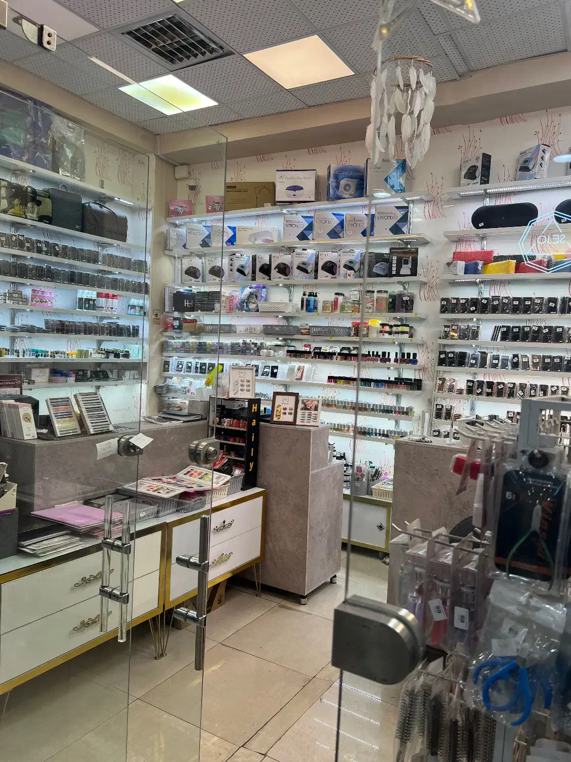 استخدام فروشنده ماهر خانم|استخدام خدمات فروشگاه و رستوران|تبریز, |دیوار