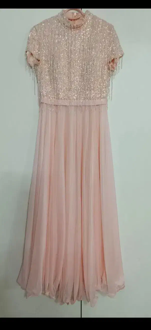 لباس مجلسی|لباس|قم, شاد قلی|دیوار