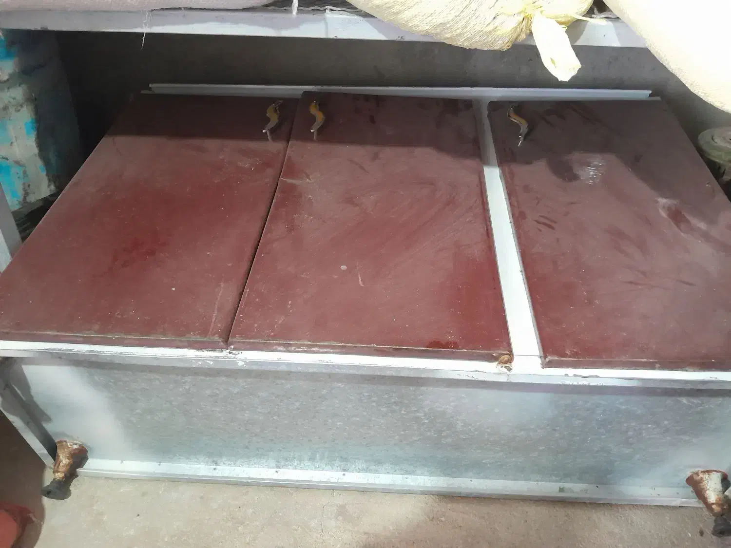 علت جابجایی|آب‌چکان و نظم‌دهنده ظروف|قروه, |دیوار