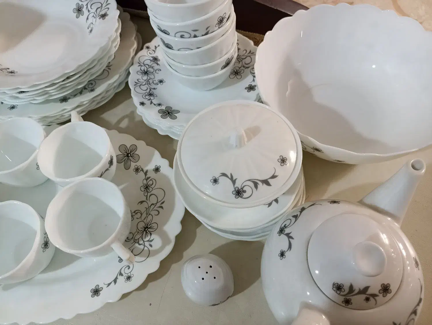 ظروف نو و قیمت مناسب|ظروف سرو و پذیرایی|گلبهار, شهر جدید گلبهار|دیوار