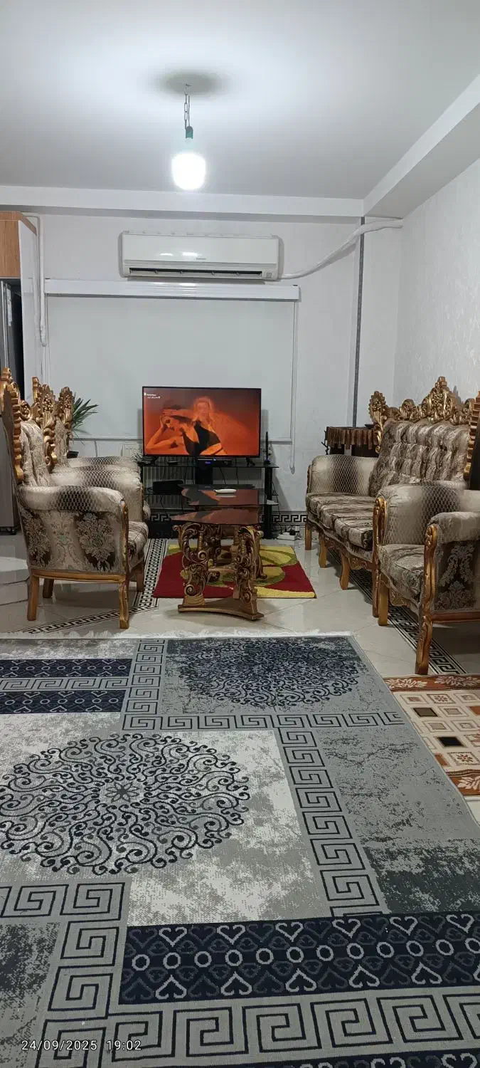 مبل سلطنتی 9 نفره|مبلمان خانگی و میز عسلی|محمدشهر, شهرک پیام (مهرالبرز)|دیوار
