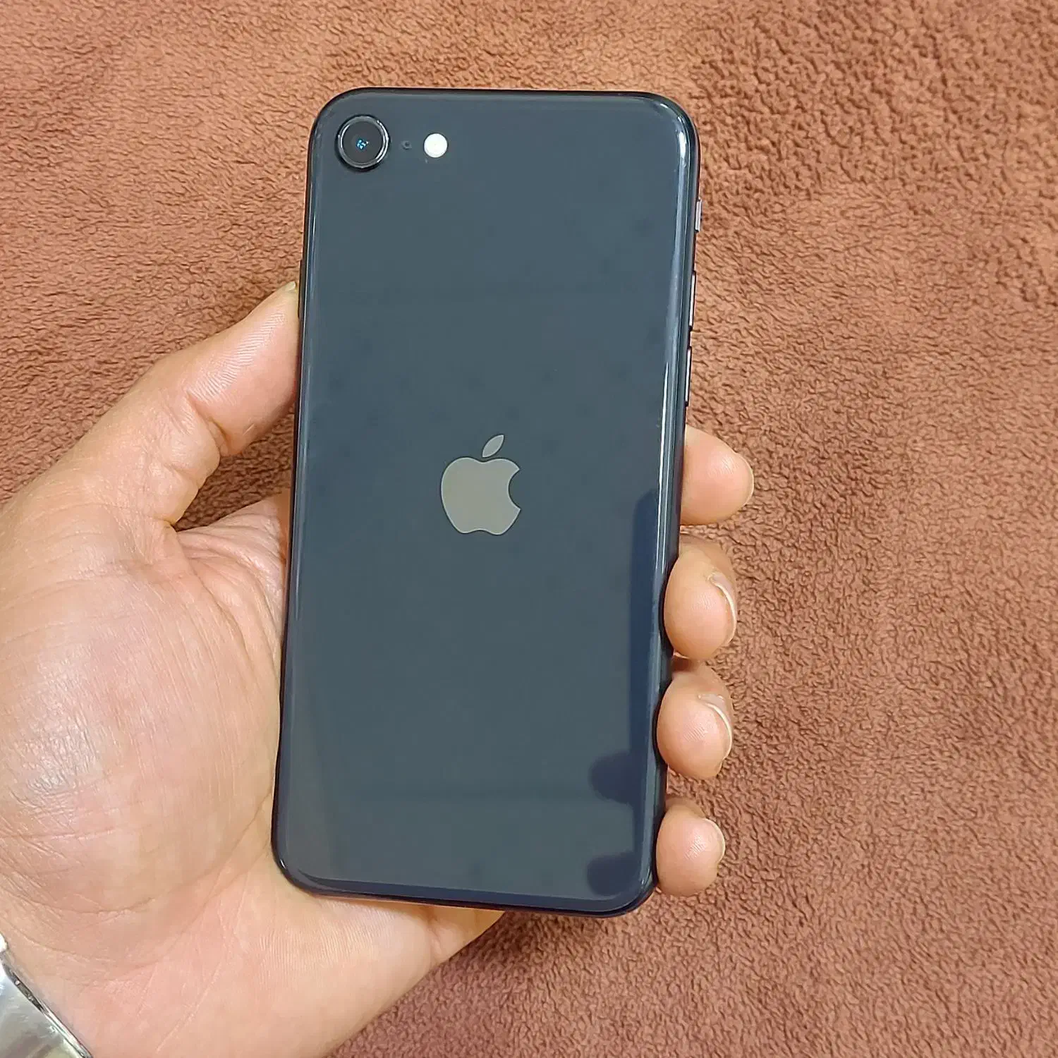 گوشی آیفون SE 2020 پلمپ|موبایل|سنندج, |دیوار