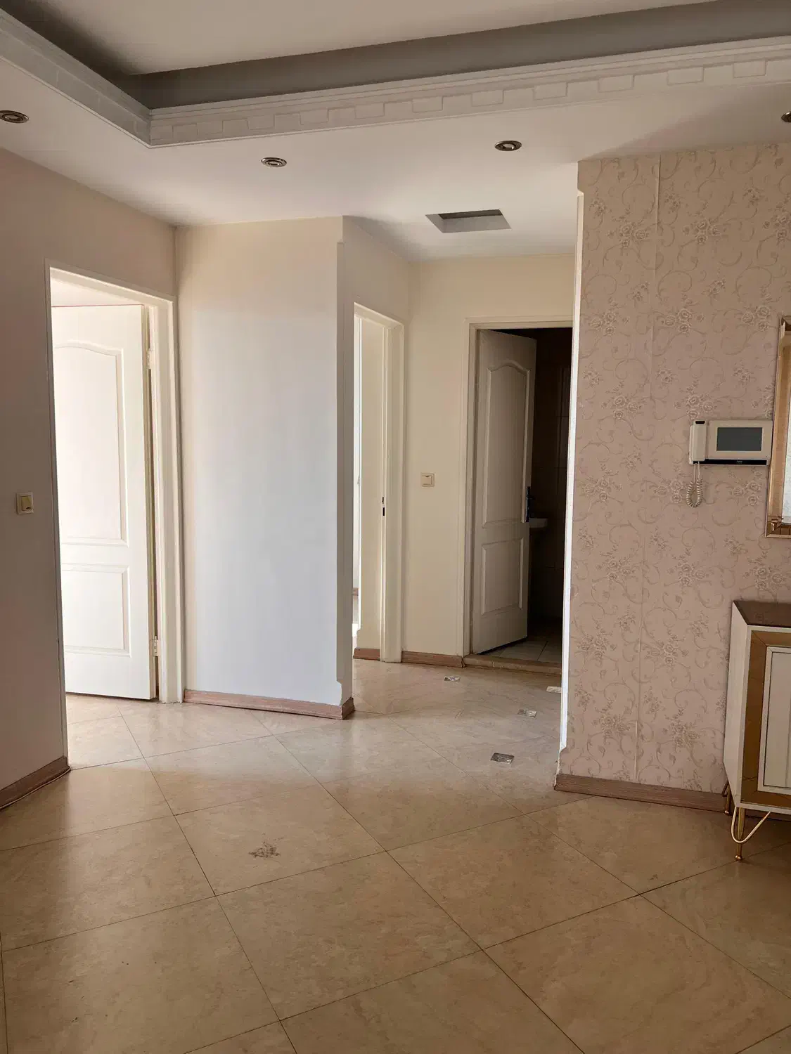 مرزداران آریافر ۹۵ متر ۶ساله بسیار شیک رهن و اجاره