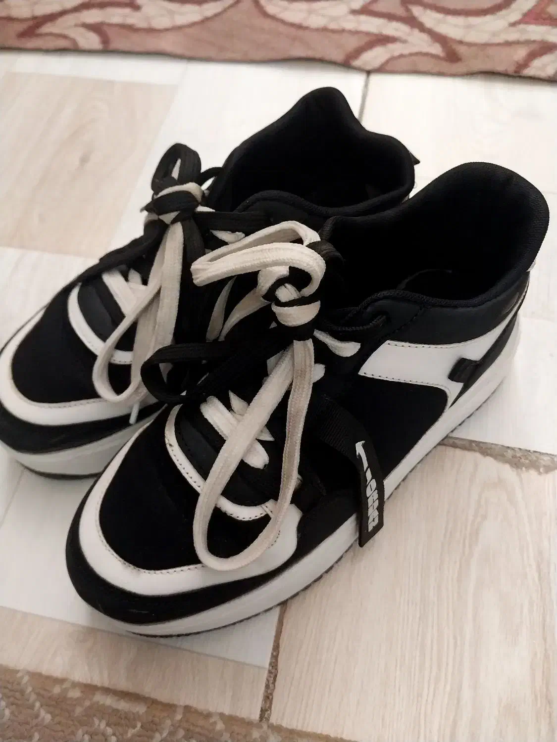 کفش اسپرت|کیف، کفش، کمربند|نیشابور, هفده شهریور|دیوار