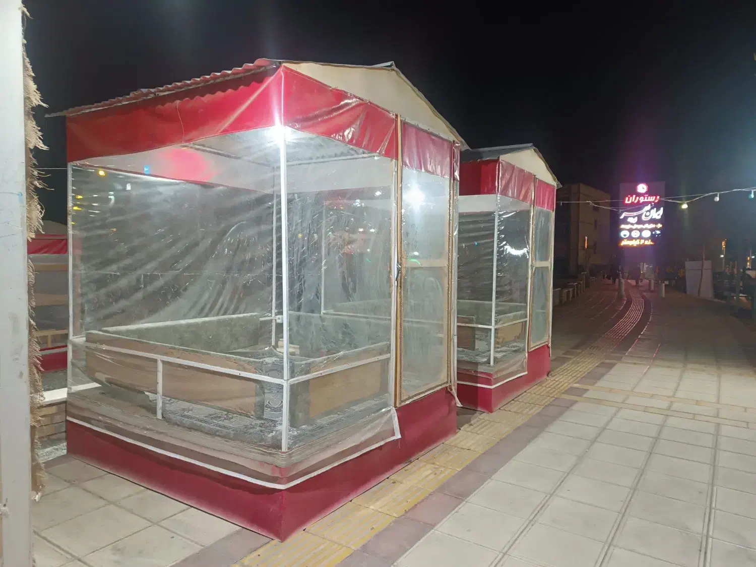 دو عدد تخت رستورانی فروشی 2در۲|کافی‌شاپ و رستوران|شاندیز, |دیوار