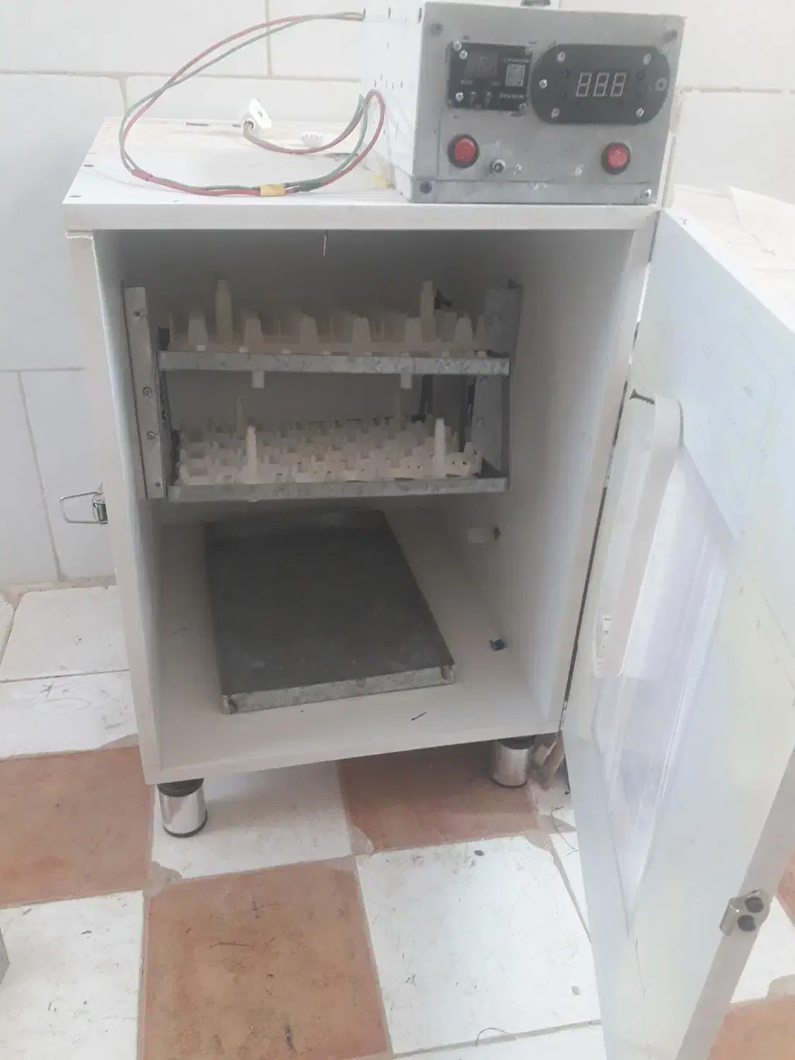 دستگاه جوجه کشی ۸۴ تایی|لوازم جانبی حیوانات|میبد, |دیوار