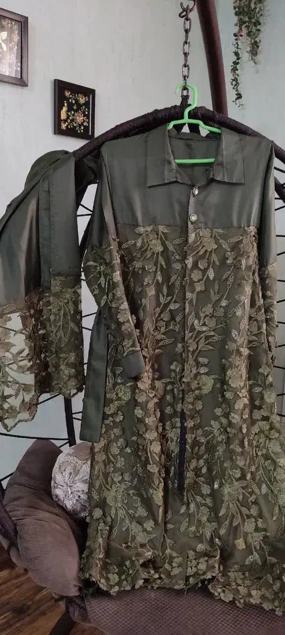 فروش مانتو نو و مجلسی|لباس|پرند, فاز ۶|دیوار