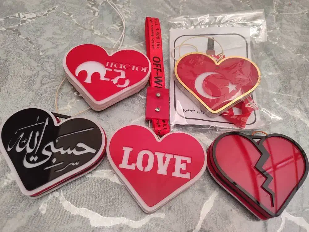 چرم مشکی|لباس|ماکو, |دیوار