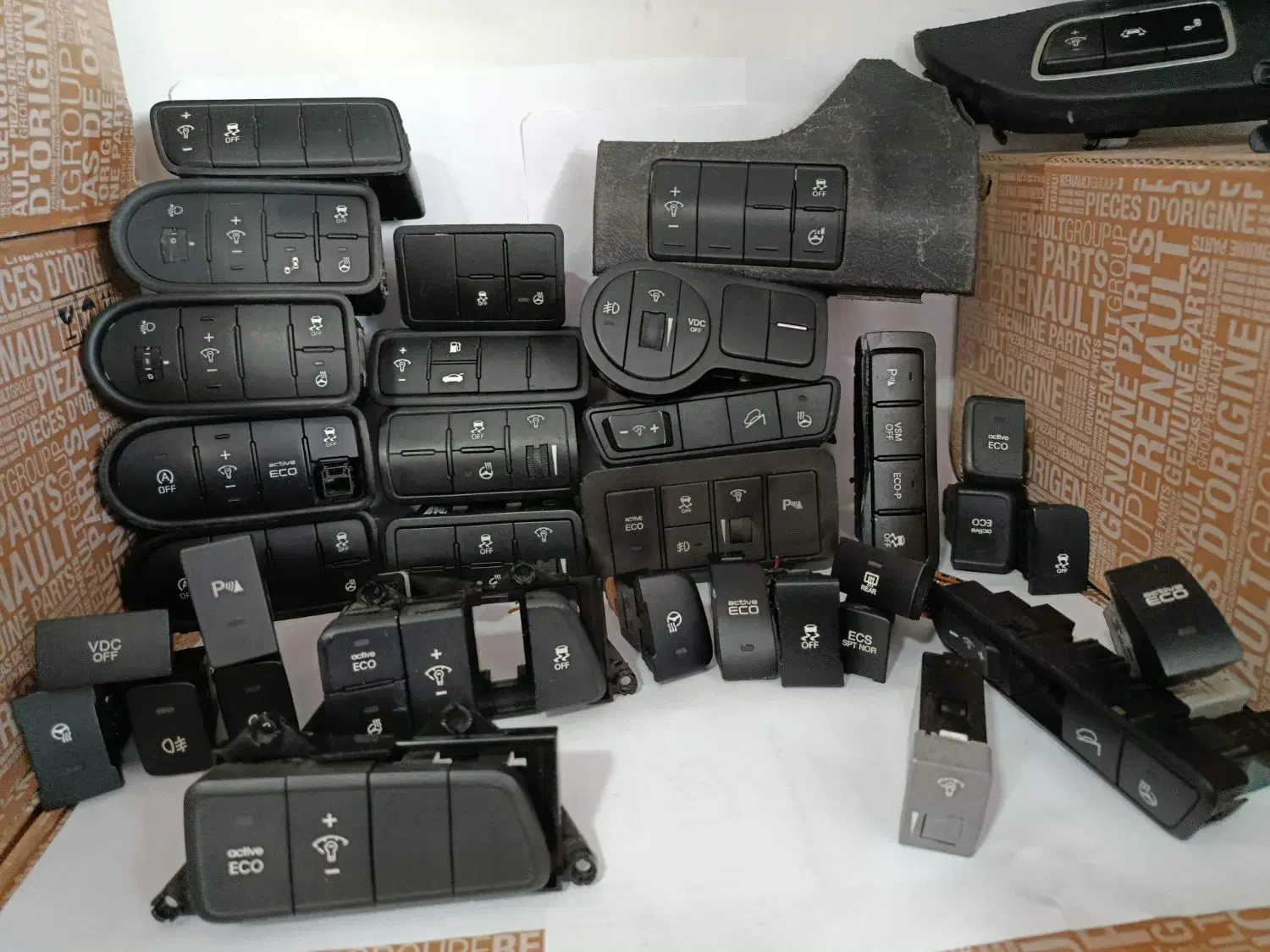 کلید آپشنال و پنل داشبورد هیوندا و کیا فابریک|قطعات یدکی و لوازم جانبی|تهران, بهارستان|دیوار