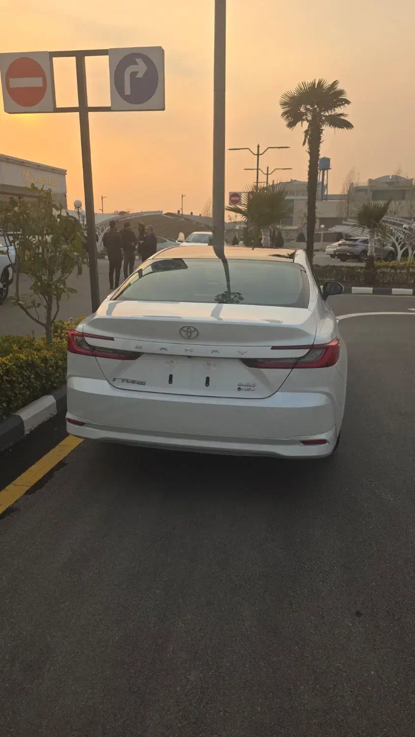 تویوتا کمری ۲۰۲۵ پرمیوم چین|خودرو سواری و وانت|تهران, فاطمی|دیوار