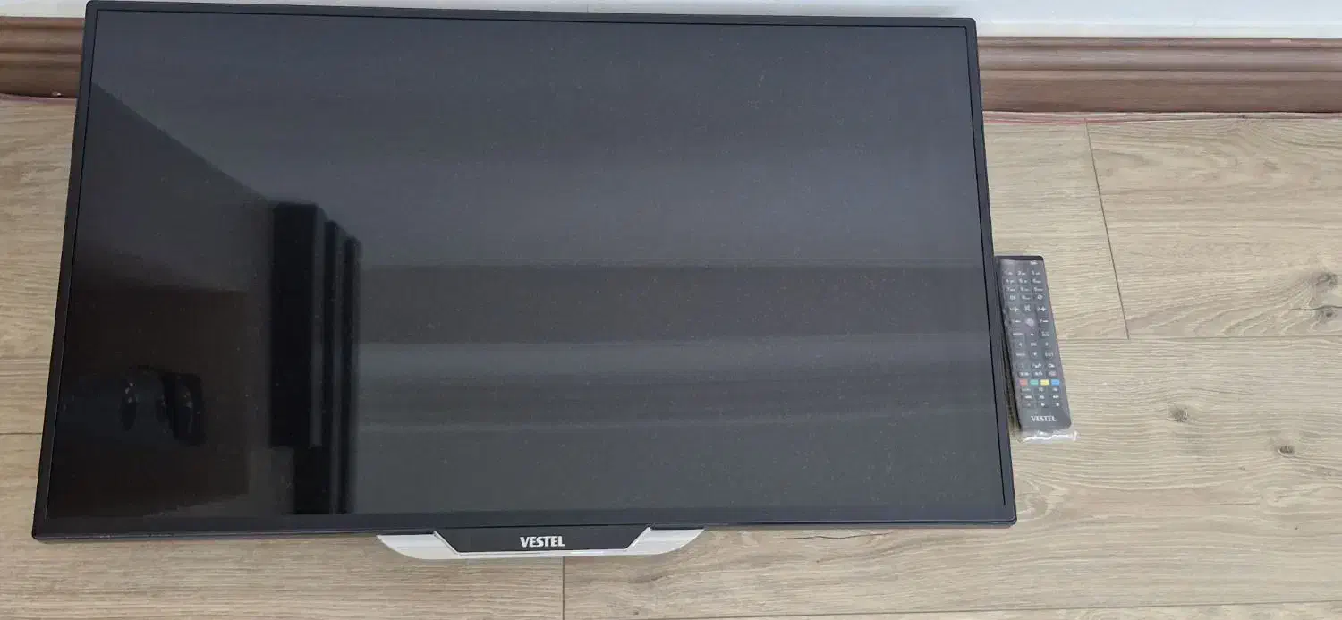 تلویزیون 32 اینچ|تلویزیون و پروژکتور|لنگرود, |دیوار