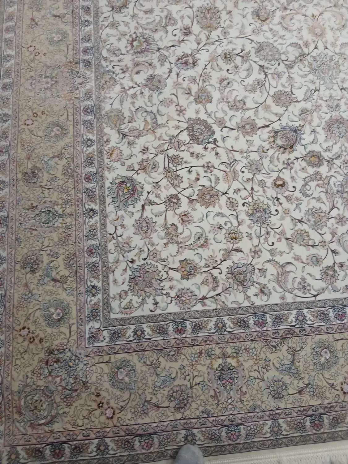 فرش ۹ متری گلستان کاشان ۱۰۰۰ شانه‌ درحدنو|فرش|تهران, استقلال|دیوار