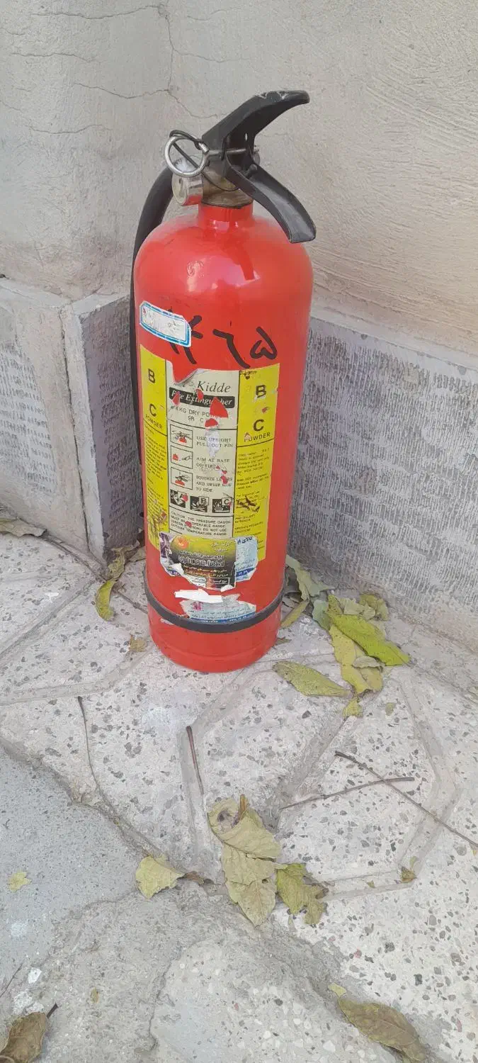 کپسول آتشنشانی بزرگ|ابزارآلات|گلبهار, شهر جدید گلبهار|دیوار