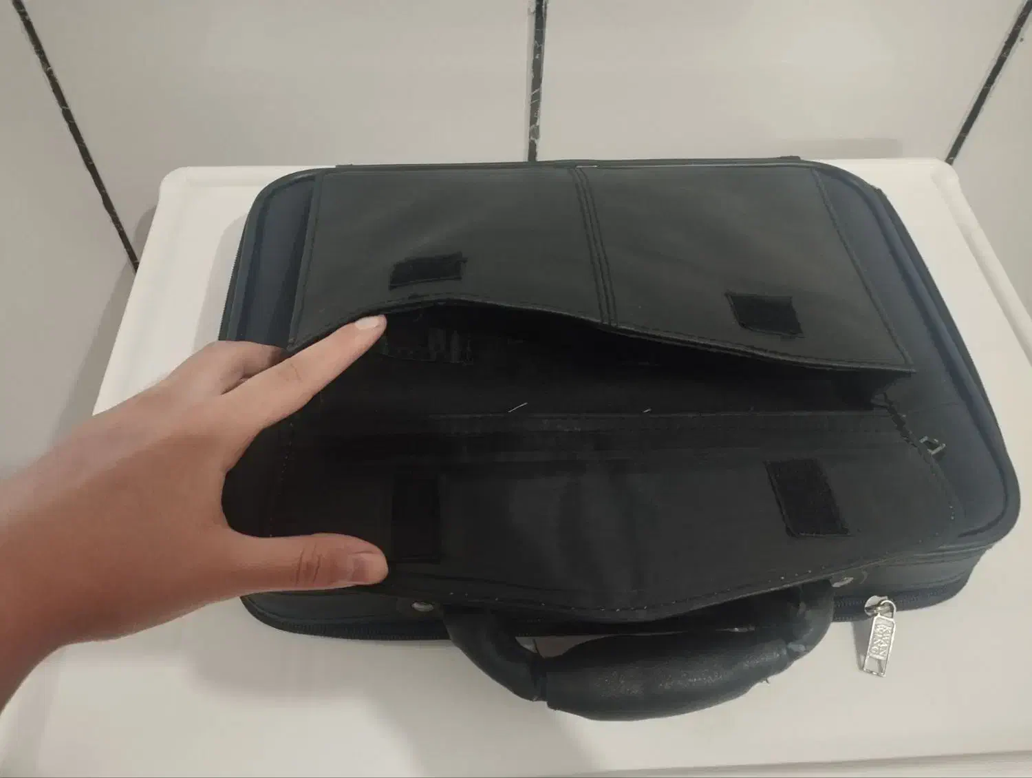 کیف|کیف، کفش، کمربند|بابا حیدر, |دیوار