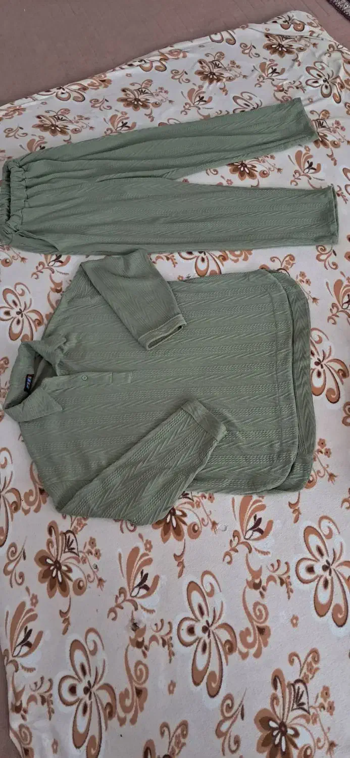 پالتو|لباس|اردبیل, |دیوار