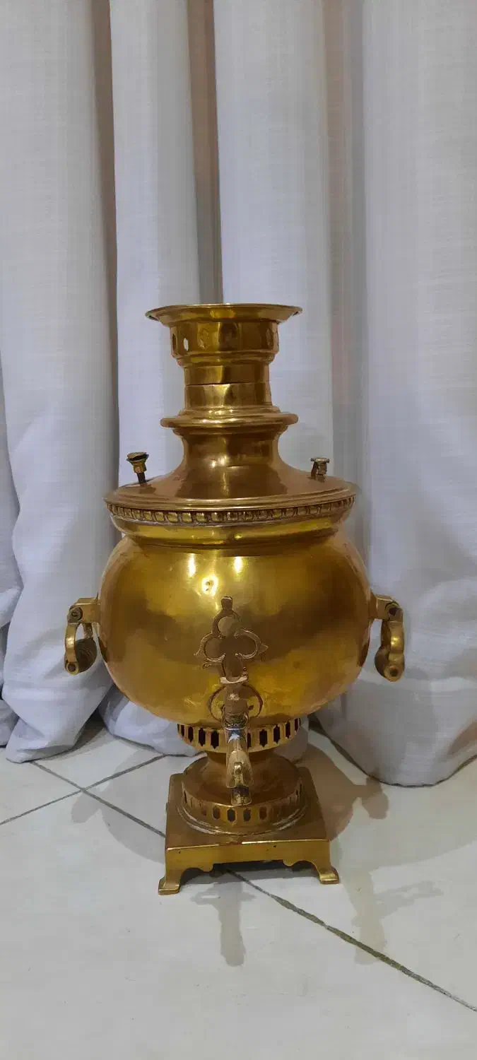 سماور ذغالی روسی ۳ لیتری قدیمی|کلکسیون اشیاء عتیقه|کرج, کوی امامیه|دیوار