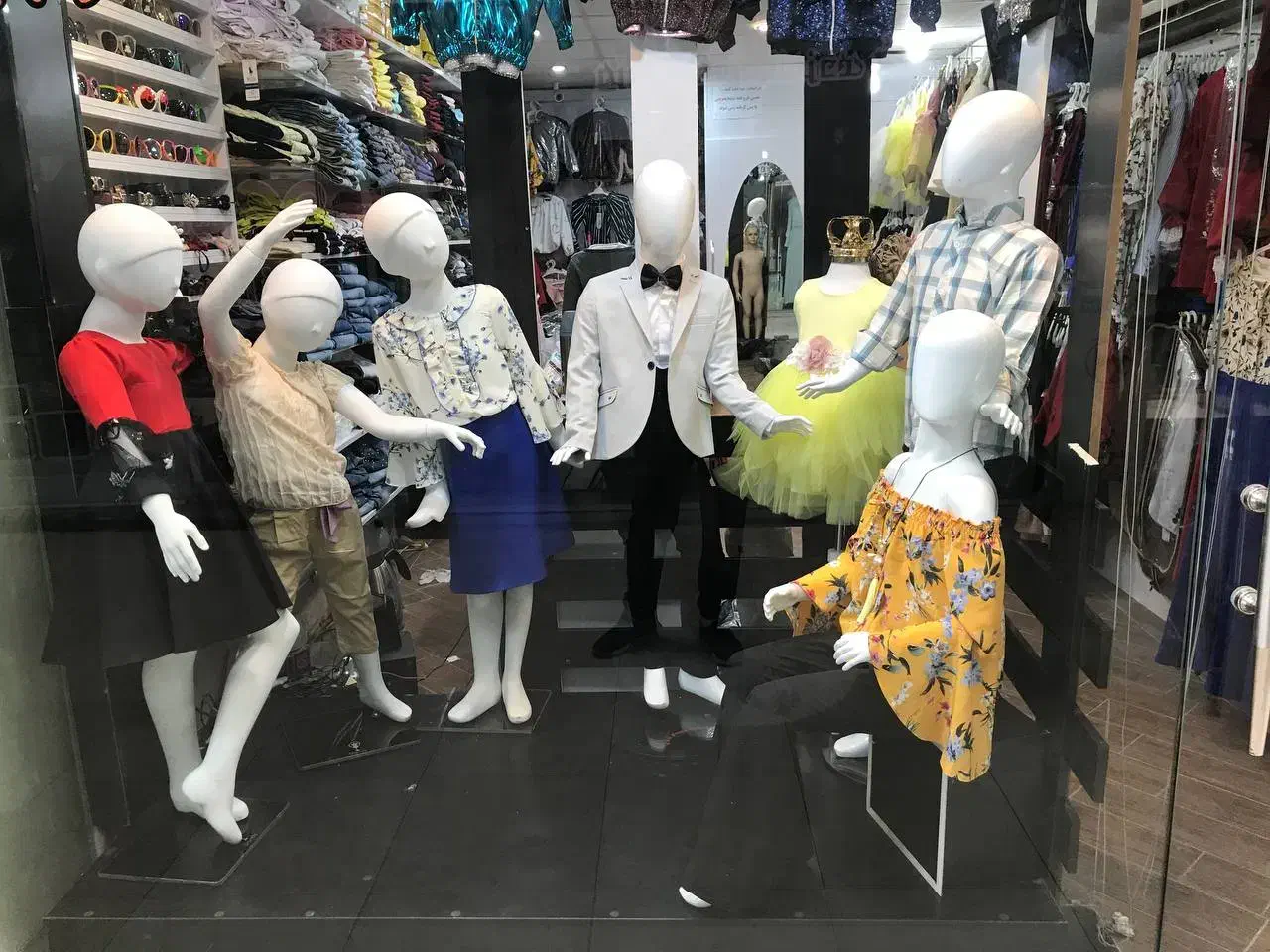 چوب لباسی و مانکن بچه گانه و رگال فلزی دیواری|فروشگاه و مغازه|بوشهر, |دیوار