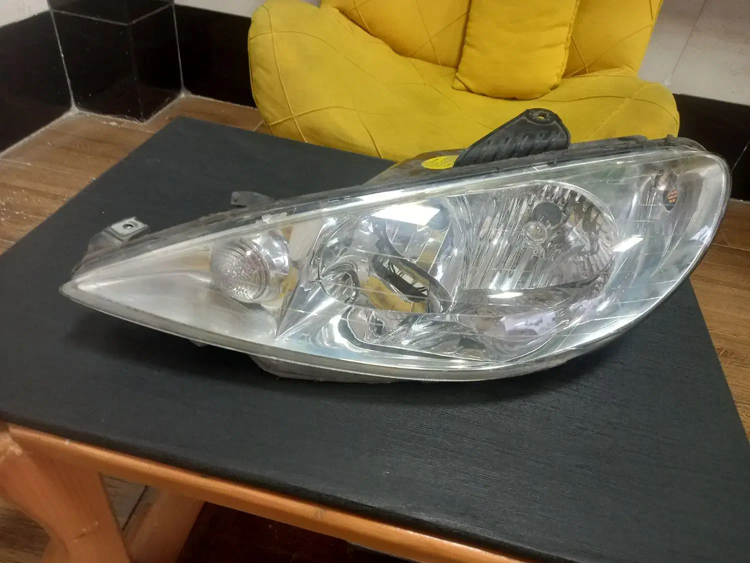 چراغ کروز|قطعات یدکی و لوازم جانبی|لاهیجان, حاجی آباد|دیوار