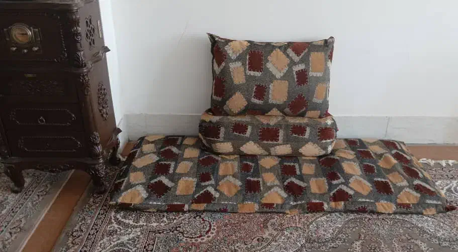 رو بالشتی|رختخواب، بالش، پتو|لردگان, |دیوار