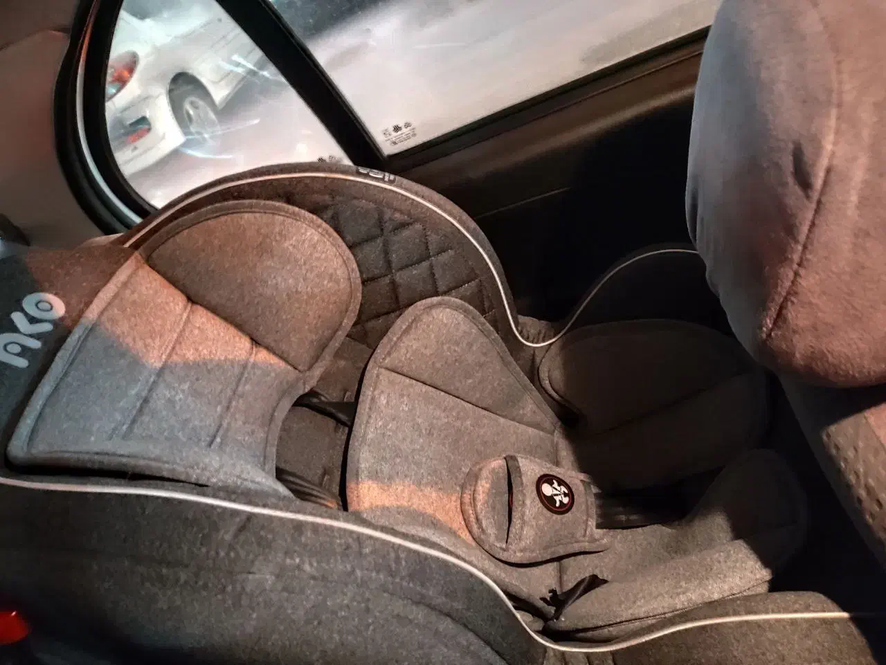 صندلی ماشین|کالسکه و لوازم جانبی|رشت, چله خانه|دیوار