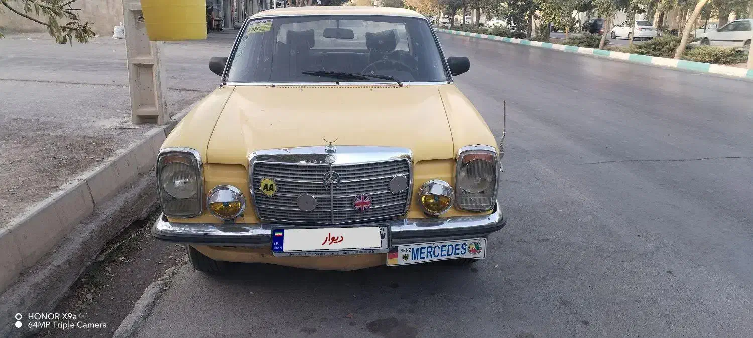 بنز 230معماری مدل1974 زرد قناری|خودرو کلاسیک|اصفهان, آبشار|دیوار