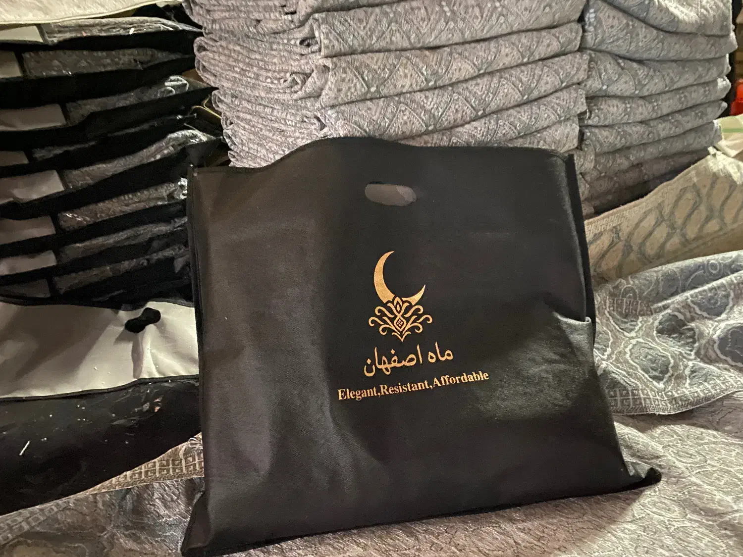 زیر سفره ای ماه اصفهلن|روفرشی|برخوار, |دیوار