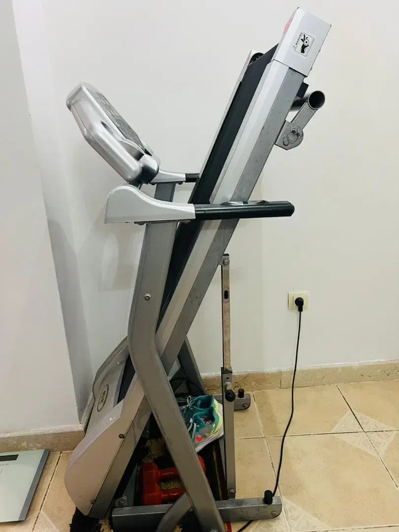 تردمیل هوشمند( فیت کلاب )|تجهیزات ورزشی|نور, |دیوار