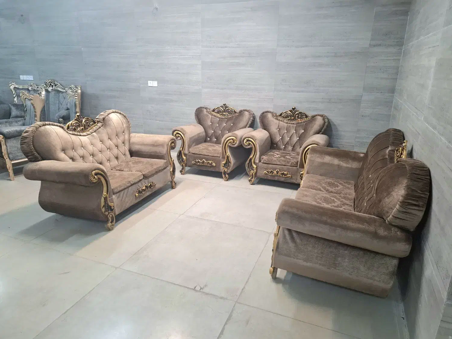 مبل راحتی گل رز|مبلمان خانگی و میز عسلی|اصفهان, جلالیه|دیوار