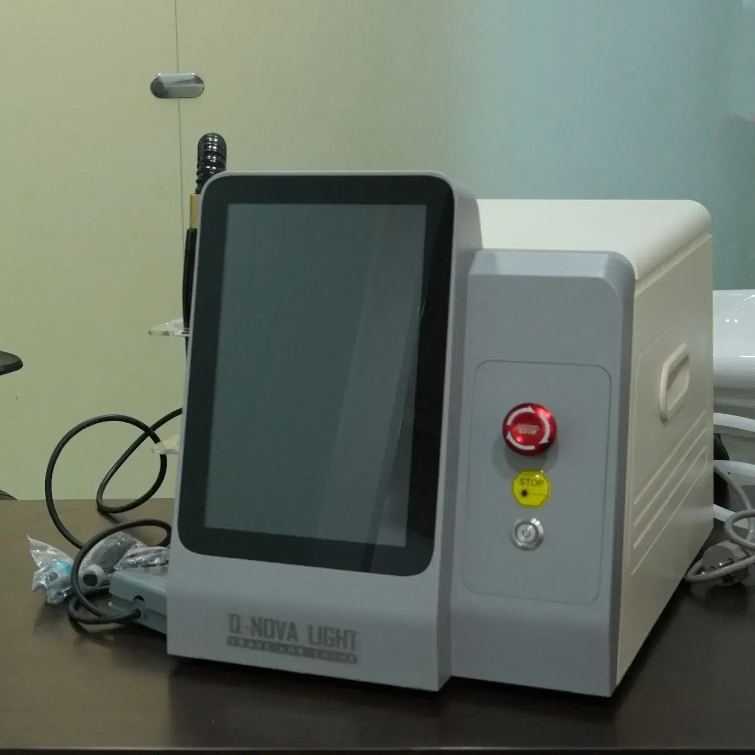 آخرین نسل دستگاه کیوسوئیچ ۲۰۲۵در کشور|خدمات آرایشگری و زیبایی|بابل, |دیوار