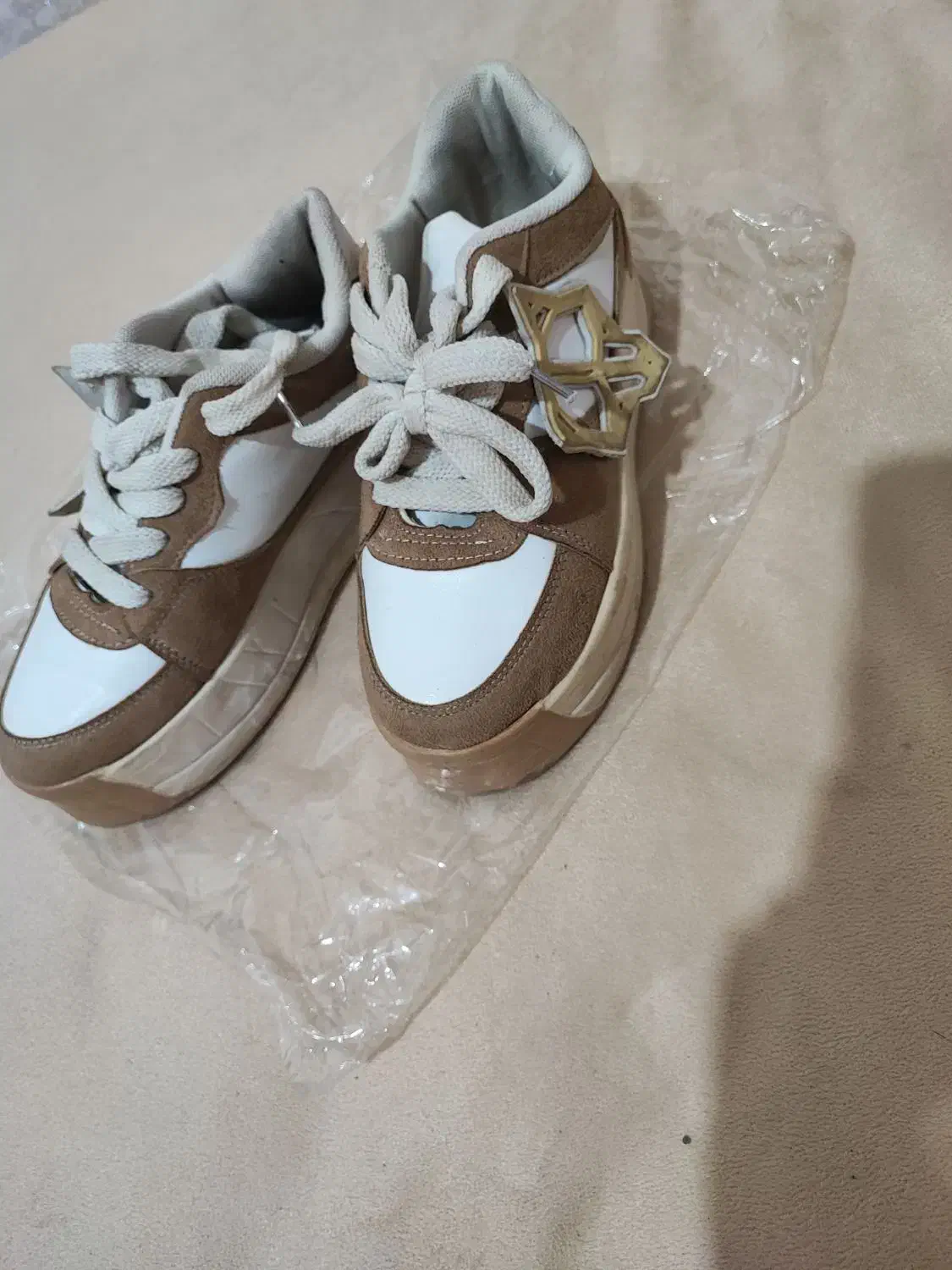 کفش اسپرت سایز 38|کیف، کفش، کمربند|خمینی‌شهر, |دیوار