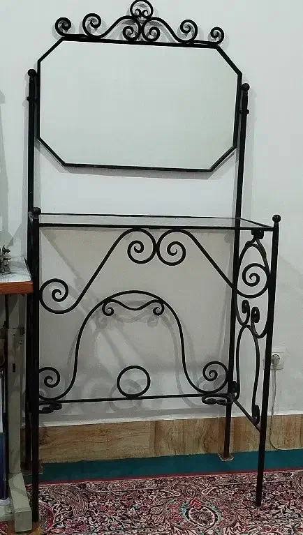 یک عدد میز آیینه فرفورژه|مبلمان خانگی و میز عسلی|شوش, |دیوار