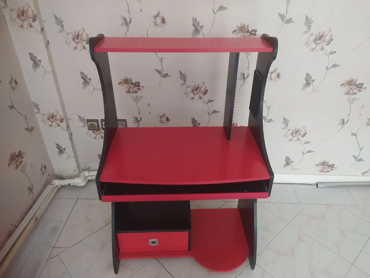 میز کامپیوتر و تحریر|میز تحریر و کامپیوتر|مشهد, نیروی هوایی|دیوار