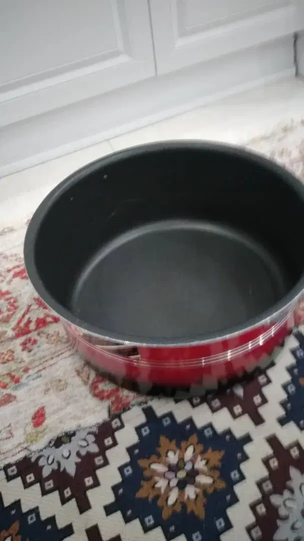 قابلمه تفلون تمیز و سالم|ظروف پخت‌وپز|کرج, عظیمیه|دیوار