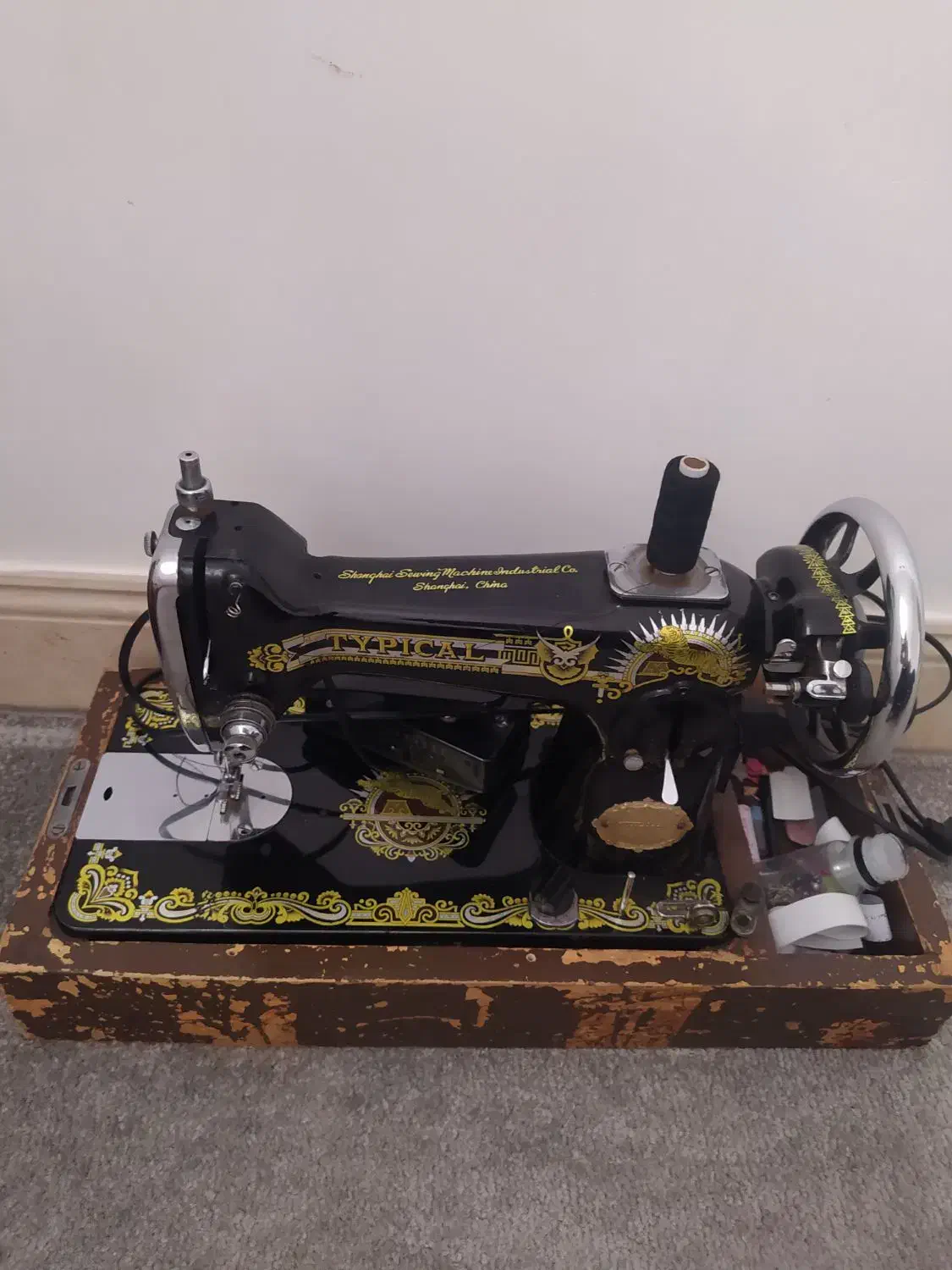 چرخ خیاطیآنتیک و قدیمی Typical|چرخ خیاطی و ریسندگی|زنجان, |دیوار