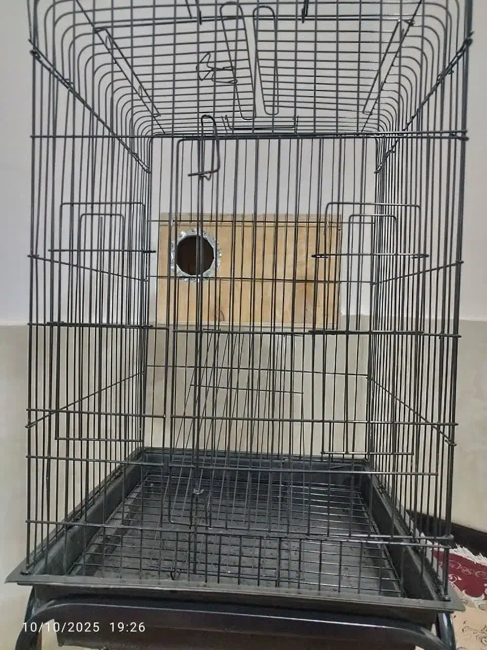 قفس پرنده به همراه پایه چرخدار(نو)|لوازم جانبی حیوانات|سبزوار, چهارراه فرودگاه|دیوار
