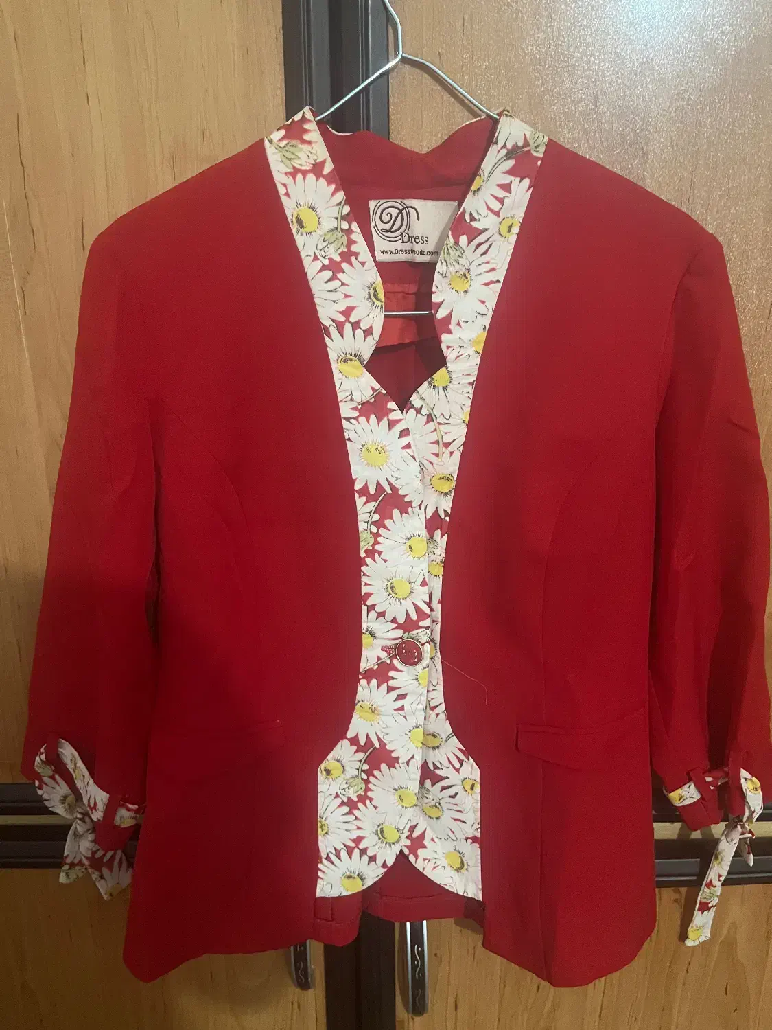 کت و دامن مجلسی قرمز رنگ|لباس|سراب, |دیوار