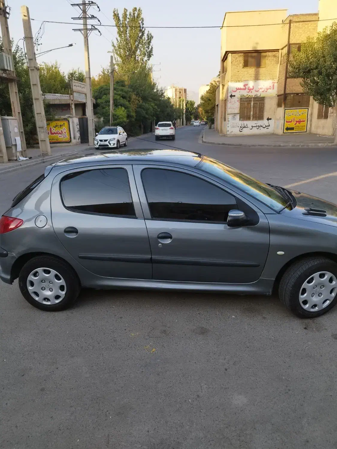 پژو ۲۰۶ تیپ۵ مدل۹۳ سالم دیدنی|خودرو سواری و وانت|کرج, فاز ۵ مهرشهر|دیوار