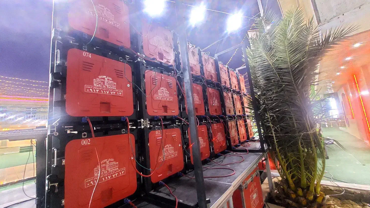 تلوزیون شهری( تی وی بک)|تلویزیون و پروژکتور|صدرا-فارس, فاز ۱|دیوار